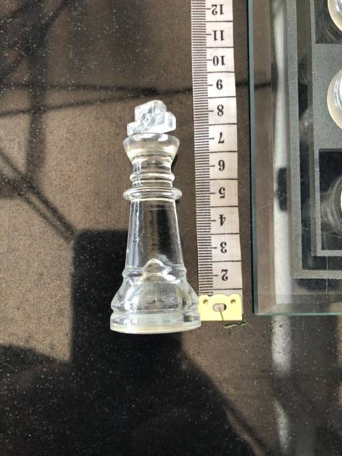 WOW !!! STUNNING DECORATIVE GLASS CHESS SET COMPLETE , CLEAR AND SANDBLASTED PIECES