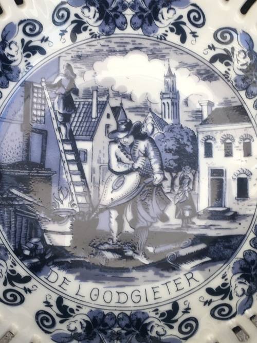 Genuine 22 carat Gold Delft  Special Limited Collectors Edition Blue & White Pierced Porcelain Bowl