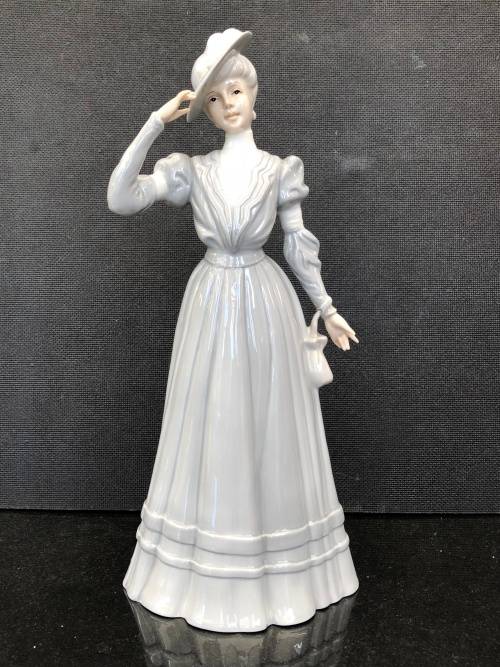 WOW !!! STUNNING LARGE PORCELAIN GLAZED FIGURINE , UNKNOWN MARKINGS ~ A BEAUTY