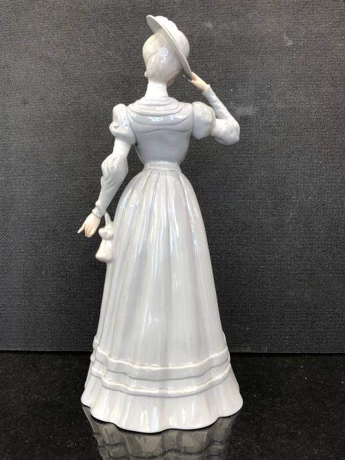 WOW !!! STUNNING LARGE PORCELAIN GLAZED FIGURINE , UNKNOWN MARKINGS ~ A BEAUTY
