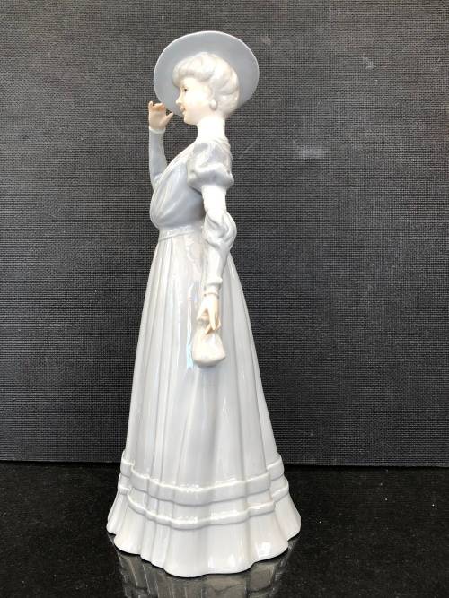WOW !!! STUNNING LARGE PORCELAIN GLAZED FIGURINE , UNKNOWN MARKINGS ~ A BEAUTY
