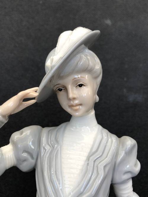 WOW !!! STUNNING LARGE PORCELAIN GLAZED FIGURINE , UNKNOWN MARKINGS ~ A BEAUTY