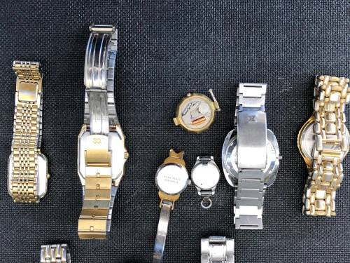 JOB LOT OF VARIOUS WATCHES FOR SPARES OR REPAIRS INCLUDING SEIKO