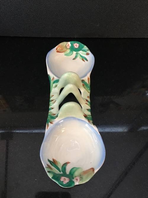 Beautifu Clarice Cliff 'Water Lily' Toast Rack c1936 from the water lily range. Newport Pottery.