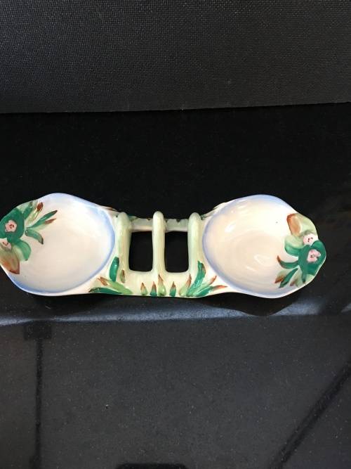 Beautifu Clarice Cliff 'Water Lily' Toast Rack c1936 from the water lily range. Newport Pottery.