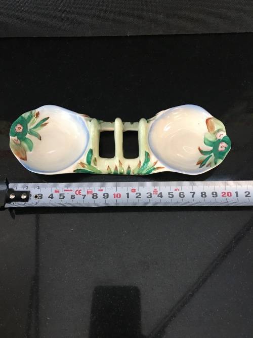 Beautifu Clarice Cliff 'Water Lily' Toast Rack c1936 from the water lily range. Newport Pottery.