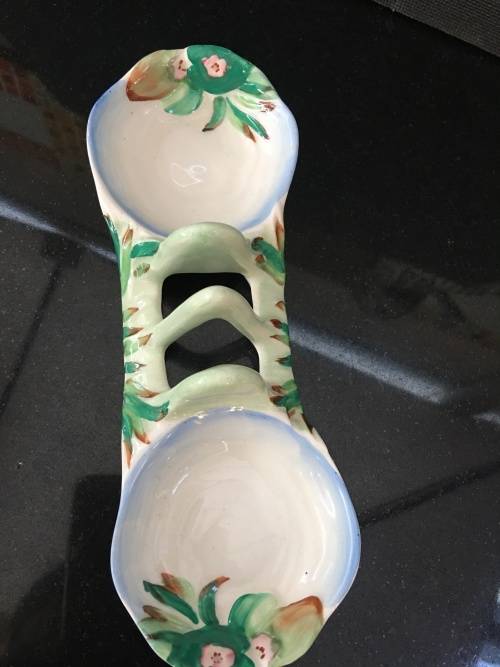 Beautifu Clarice Cliff 'Water Lily' Toast Rack c1936 from the water lily range. Newport Pottery.