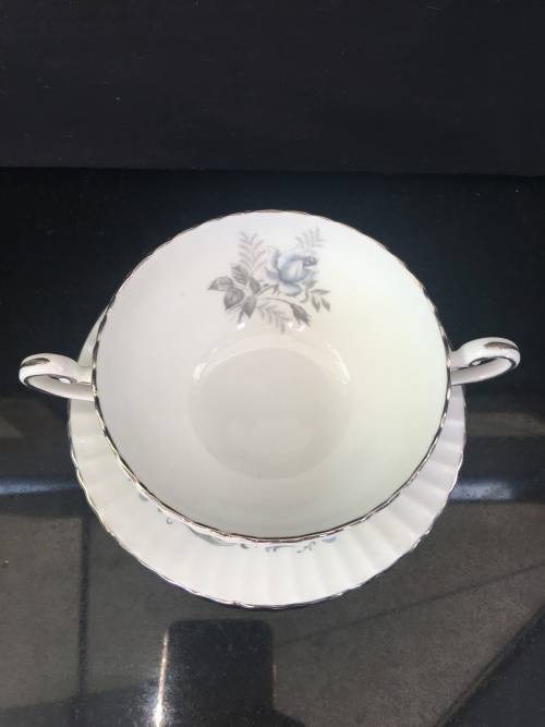 Stunning Vintage Paragon "Morning Rose" By Appointment to Her Majesty The Queen.Soup Cup & Saucer