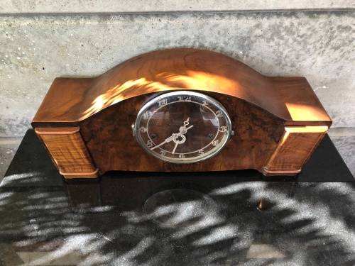 WOW !!! LARGE WOOD CASED ART DECO TRIPLE CHIME MANTLE CLOCK - WORKING BUT NO KEY