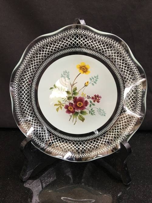 Beautiful Vintage Hand Painted Floral on Scalloped Glass Bowl 17 cm Mint condition
