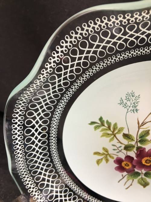 Beautiful Vintage Hand Painted Floral on Scalloped Glass Bowl 17 cm Mint condition