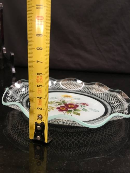 Beautiful Vintage Hand Painted Floral on Scalloped Glass Bowl 17 cm Mint condition