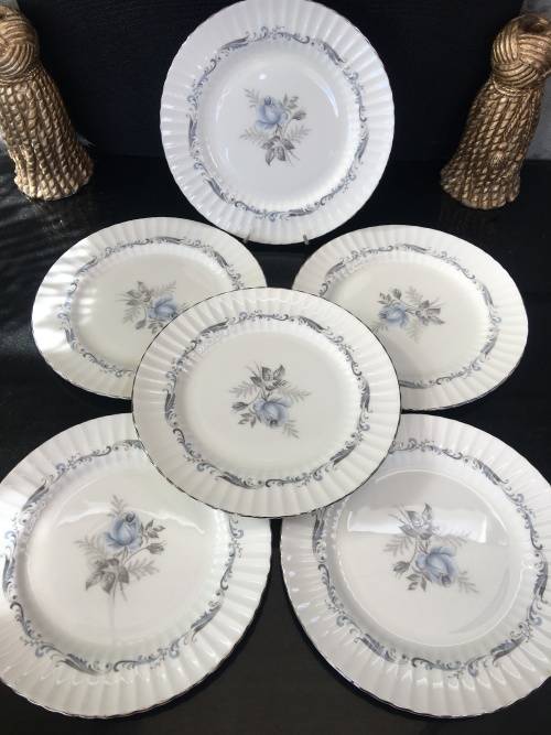 Stunning. 6 x 23 cm Plates - Vintage Paragon "Morning Rose"By Appointment to Her Majesty The Queen.