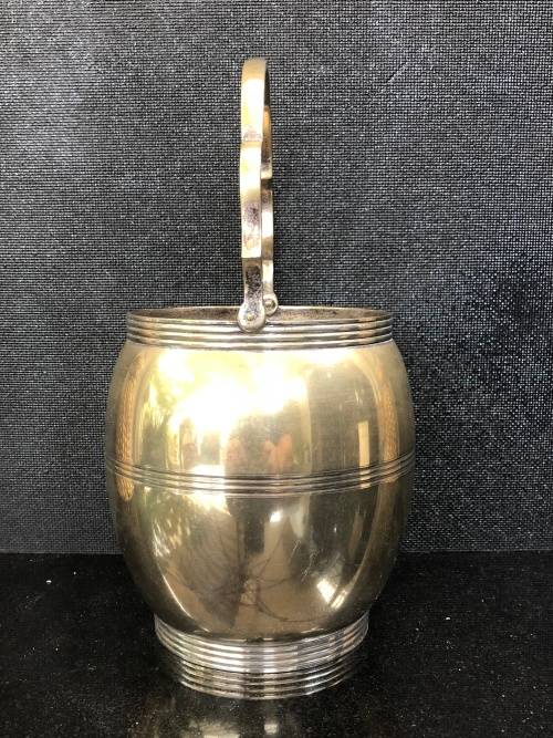 VINTAGE EPNS DELUXE BARREL SHAPED ICE BUCKET / WINE COOLER WITH LINER AND SCROLLED SWING HANDLE
