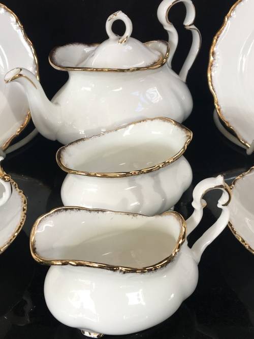 WOW !!! Ultra Rare 1982 Royal Albert Bone China Snow Queen Tea Set For 2 Scalloped White & Gold Gilt