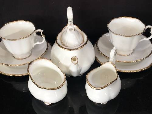WOW !!! Ultra Rare 1982 Royal Albert Bone China Snow Queen Tea Set For 2 Scalloped White & Gold Gilt