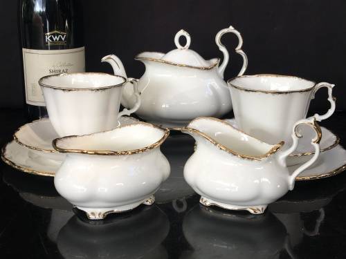WOW !!! Ultra Rare 1982 Royal Albert Bone China Snow Queen Tea Set For 2 Scalloped White & Gold Gilt