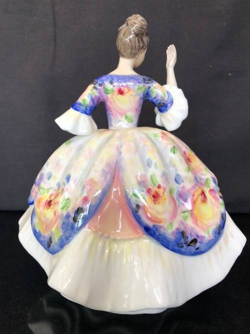 CLEARANCE !!!!  ROYAL DOULTON FIGURINE "CHRISTINE" HN 2792 (1978 - 1994) BY PEGGY DAVIES