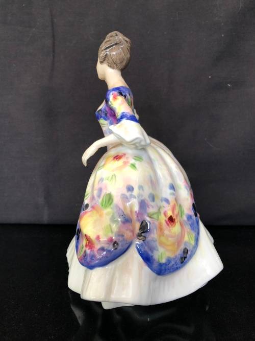 CLEARANCE !!!!  ROYAL DOULTON FIGURINE "CHRISTINE" HN 2792 (1978 - 1994) BY PEGGY DAVIES