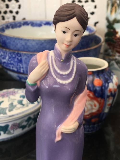 Absolutely Beautiful Collectors Vintage Vietnamese Minh Leong Fine Porcelain Lady Figurines