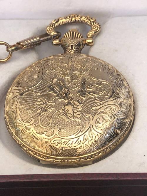 WOW !!!! STUNNING GOLD PLATED CARDINAL QUARTZ POCKET WATCH WITH FOB CHAIN - BOXED