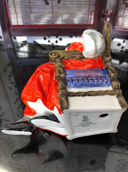 CLEARANCE !!!!  ROYAL DOULTON FIGURINE "THE JUDGE " HN 2443 (1972- 1976) BY M.NICOLL