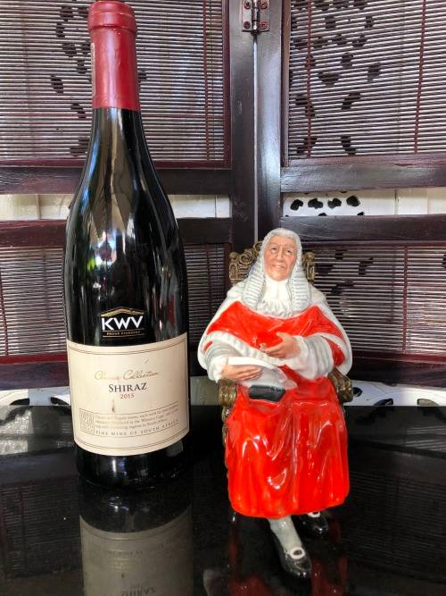 CLEARANCE !!!!  ROYAL DOULTON FIGURINE "THE JUDGE " HN 2443 (1972- 1976) BY M.NICOLL