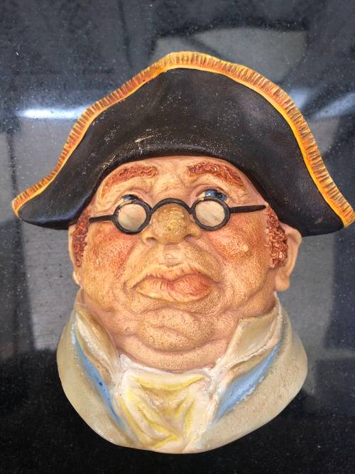 WOW !!! MR BUMBLES - LEGEND PRODUCTS CHALKWARE FIGURINE FROM OLIVER TWIST