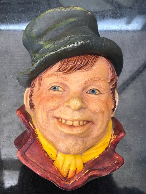 WOW !!! ARTFUL DODGER - VINTAGE LEGEND PRODUCTS CHALKWARE 3D WALL HANGING FIGURINE