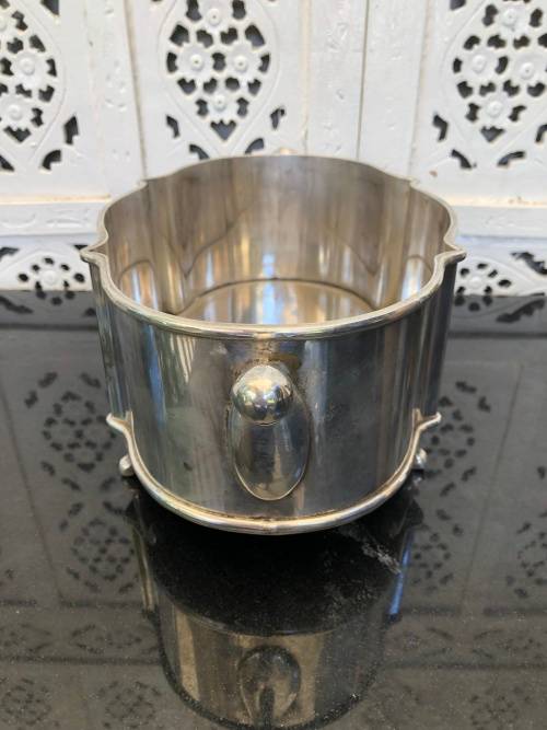 WOW !!! LARGE VINTAGE FOOTED SILVER PLATED TWIN HANDLED PLANTER - UNMARKED