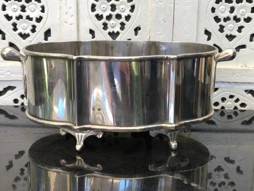 WOW !!! LARGE VINTAGE FOOTED SILVER PLATED TWIN HANDLED PLANTER - UNMARKED
