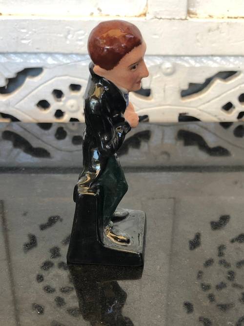 CLEARANCE !!!!  ROYAL DOULTON FIGURINE "URIAH HEEP" M45 (1932- 1983) BY LESLIE HARRADINE