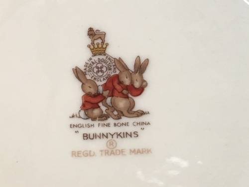Delightful Collectible Royal Doulton Bunnykins English Fine Bone China Cereal Bowl 15.5 cm