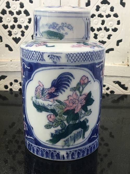 Lovely Decorative Chinese Blue Under Glaze Hand Painted Tea Caddy With Foo Lion Lid Kiln Mark