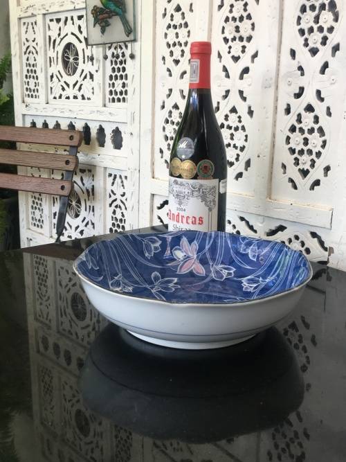 Beautiful Old Japanese Toho Minoyaki Blue Ground Hand Painted under high Gloss Scalloped Salad Bowl