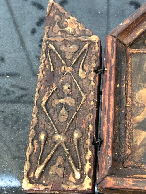 WOW !!! ANTIQUE - POSSIBLY 18th CENTURY, RUSSIAN ORTHODOX ICON HINGED TRAVELLING SHRINE