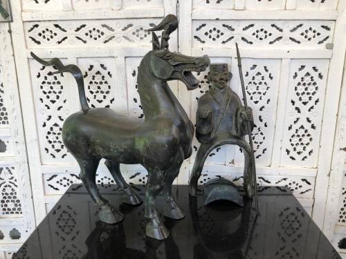 WOW !!! HUGE BRONZE SCULPTURE OF A CHINESE ARMED WARRIOR ON A TANG HORSE - VERY IMPRESSIVE PIECE