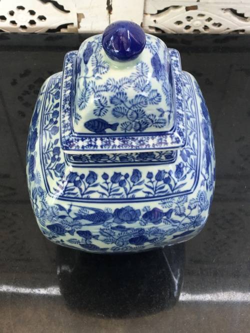 Lovely Large Chinese Under Glaze Blue Hand Painted Porcelain 27 cm Temple Jar. Sea Scene