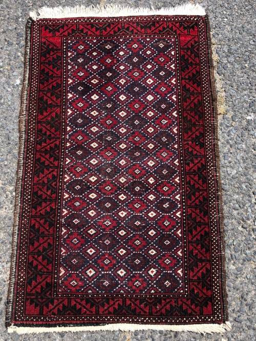 BEAUTIFUL DESIGN PURE WOOL HAND KNOTTED BALUCHI PERSIAN CARPET 910 X 560mm