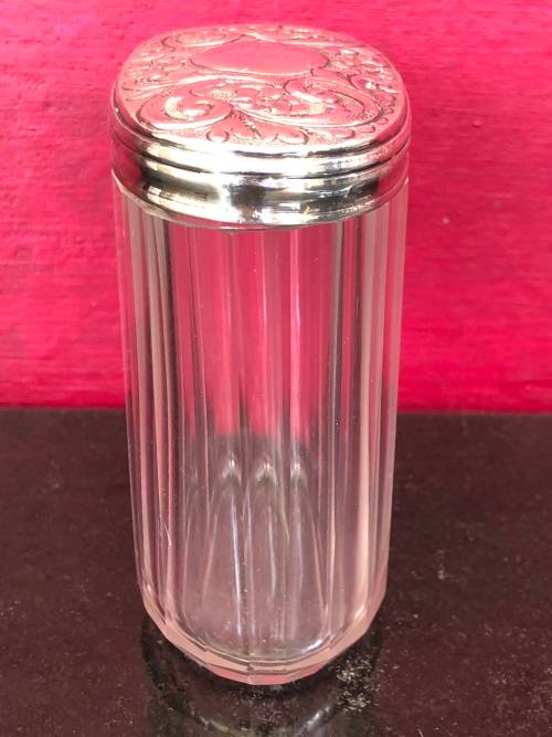 ANTIQUE HALLMARKED STERLING SILVER TOPPED CRYSTAL SCENT BOTTLE - W. GRIFFITHS BIRMINGHAM  - c1916