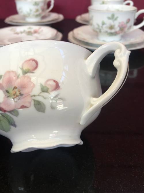 Antique Set of 4 c1918 PirkenHammer Czechoslovakian Tea cups & Saucers