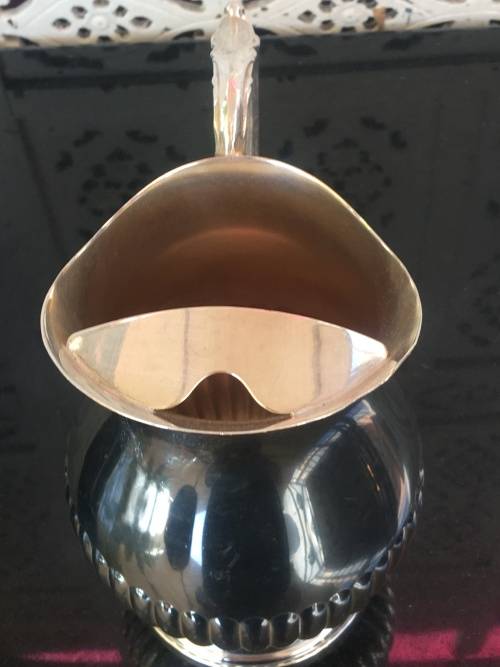 Vintage Silverplated Water Ewer 1 Lt With Markings in very good Condition