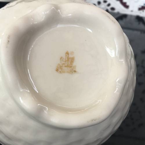 Belleek China Irish Symbols Ivory & Green Bulbous Pierced Rim Vase. Mint Condition. 12 cm
