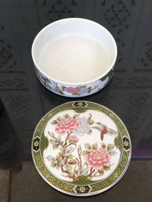 A Beautiful Japanese Imari Lidded Dish Green & Pink Peoni & Bird Design