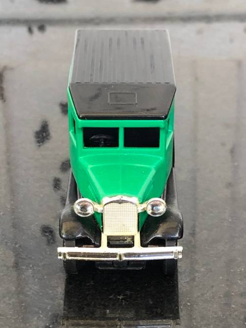 WOW !!! MODEL A FORD VAN BY LLEDO - DAYS GONE BY - UNWIN'S SWEET PEAS - METAL WITH PLASTIC TRIM