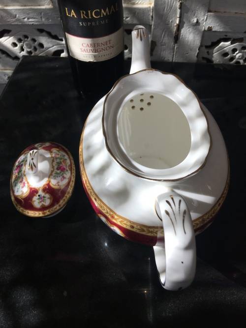 Classic Royal Albert "Lady Hamilton,Hampton Shape, Maroon & Gold, Floral Pattern Tea Pot 1Lt