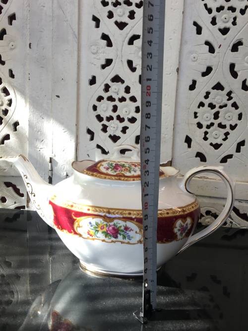 Classic Royal Albert "Lady Hamilton,Hampton Shape, Maroon & Gold, Floral Pattern Tea Pot 1Lt