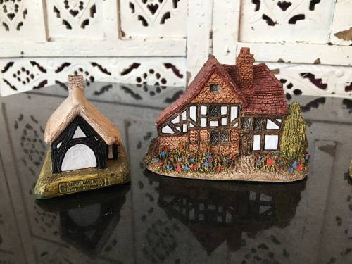 lot 4 Marked Collection Liliput Miniature Houses - Toll House, Oak Lodge,Acorn Cottage,April Cottage