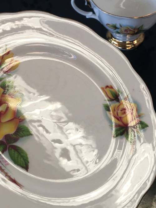 Royal Albert Bone China "Rosemary" c1950-1970 "Sweetheart Roses" Std Size Tea Trio Display Item
