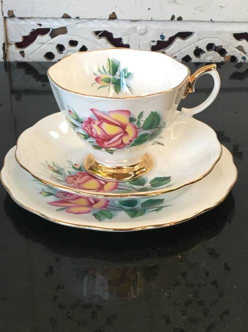 Royal Albert Bone China "Rosemary" c1950-1970 "Sweetheart Roses" Std Size Tea Trio Display Item